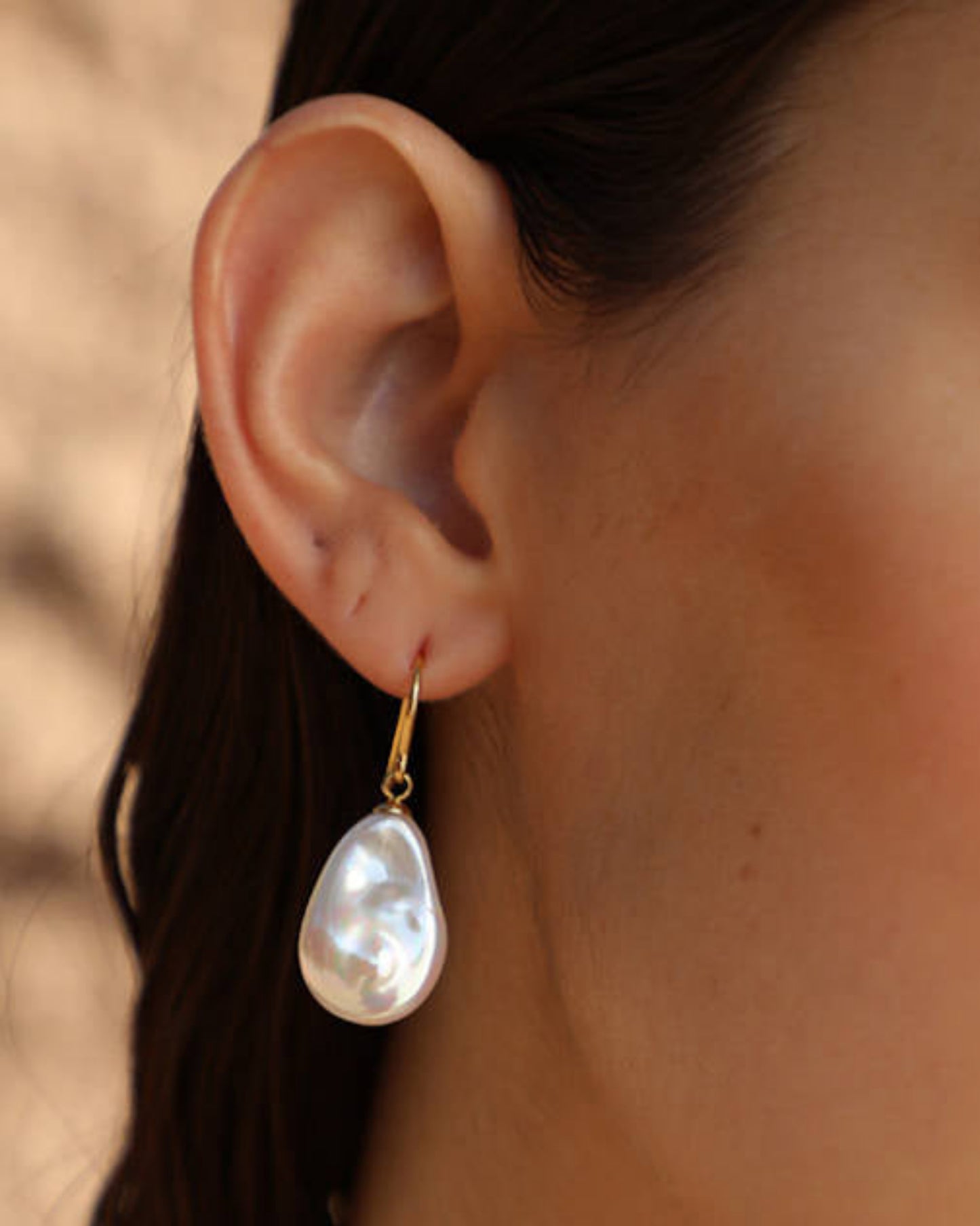 Pendientes Perla Salvaje 14x20mm Dorados Keila