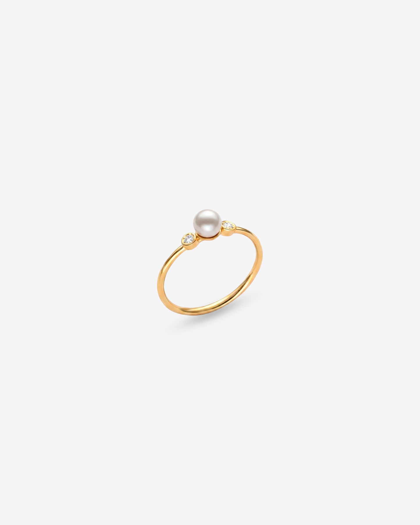 Pearl Ring with Diamonds Gold