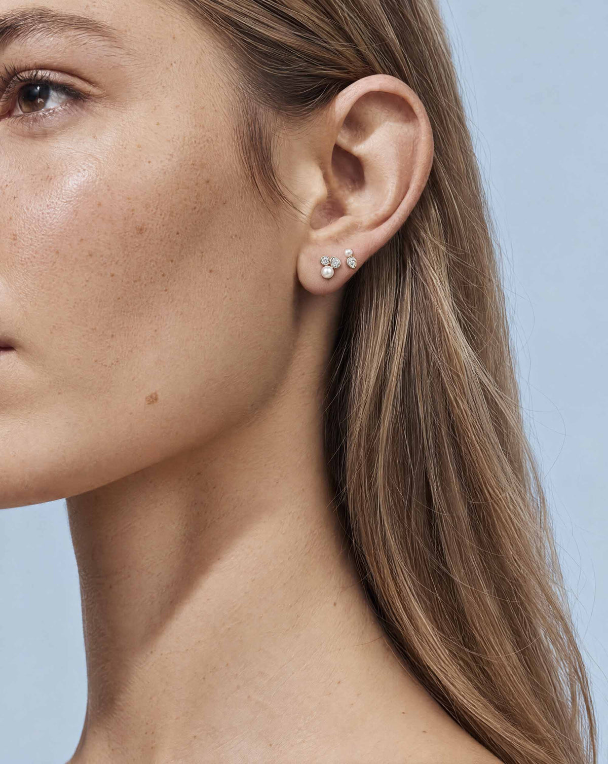 Pendientes cortos de plata con perla y circonitas Nova
