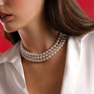combinar collar perlas capas