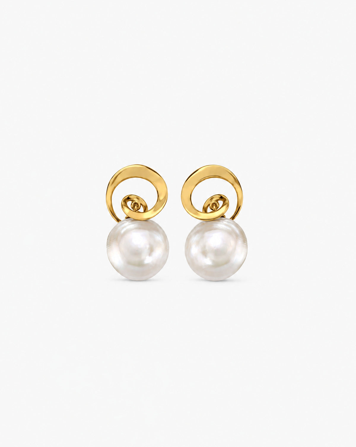 Pendientes Perla Oval 18mm Dorado Espiral