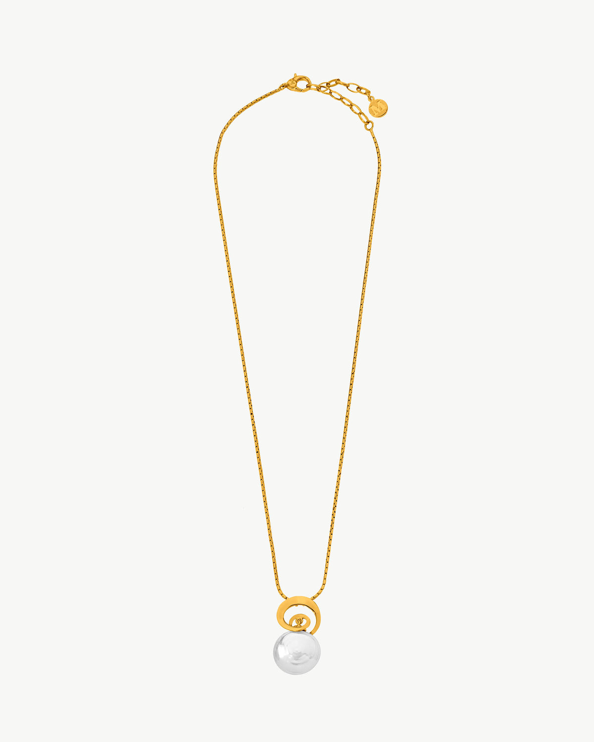 Collar Perla Oval 18mm Dorado Espiral