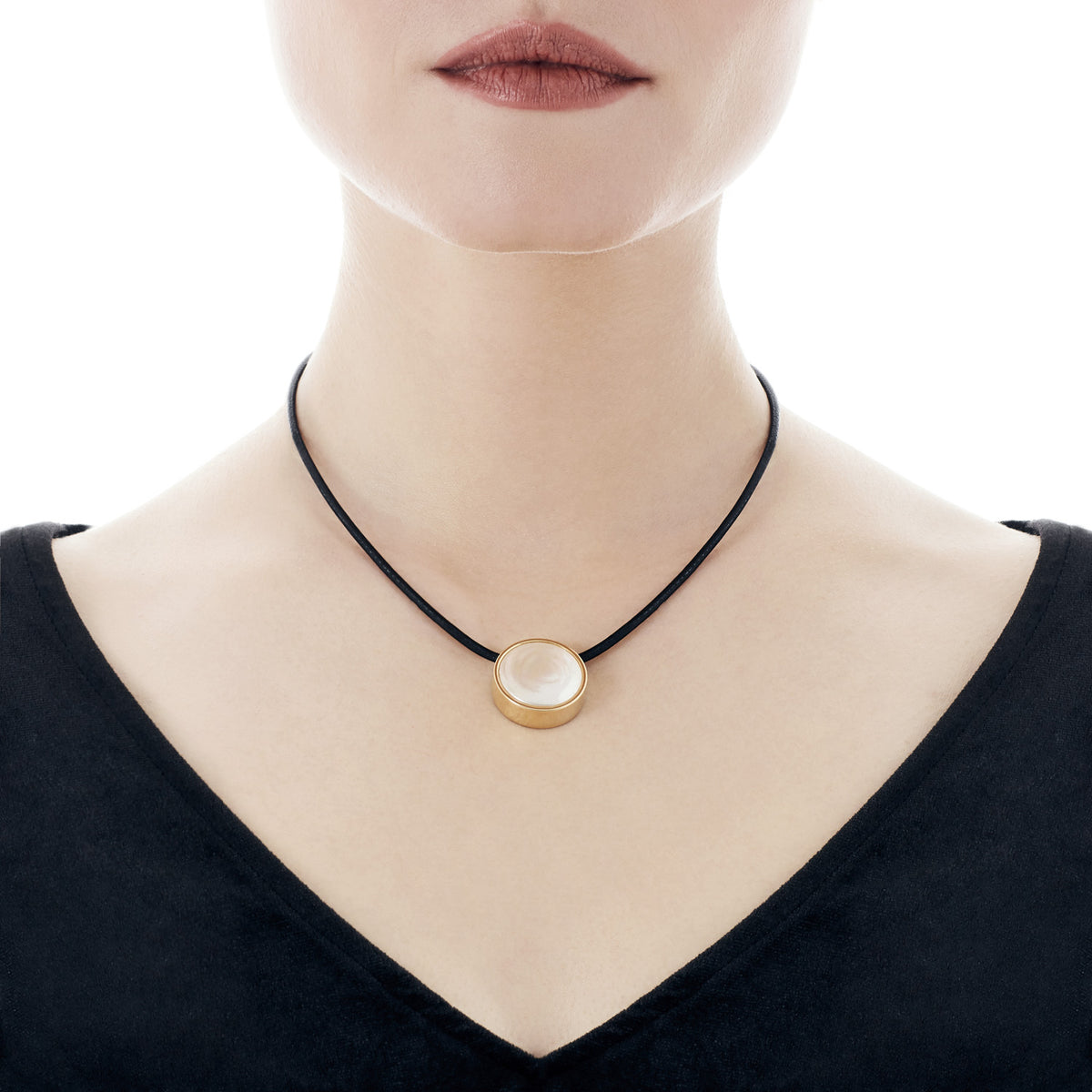 Pearl Choker Leather Coppelia