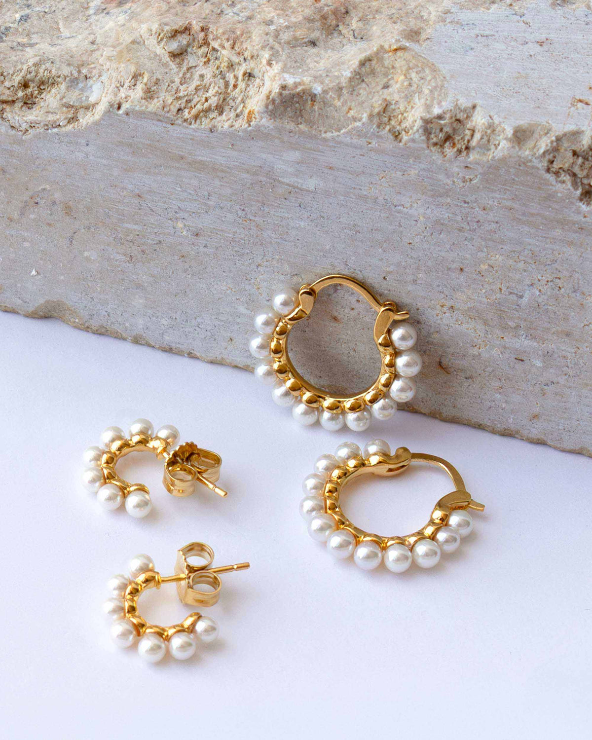 3 mm goldene Creolen und Perlenohrringe Ada