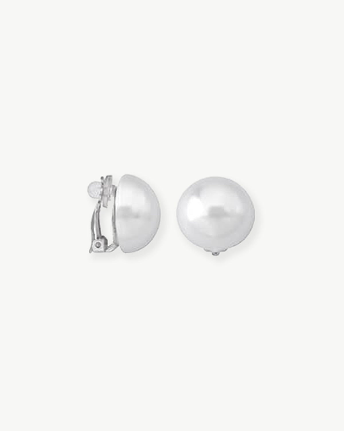 Half Pearl Earrings 18mm White Mabé