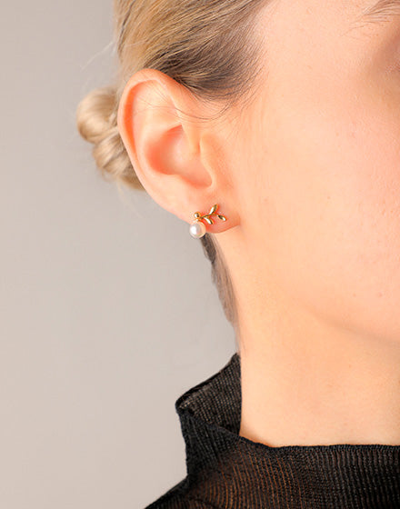 Blattgold-Ohrringe mit 6-mm-Perle Romea