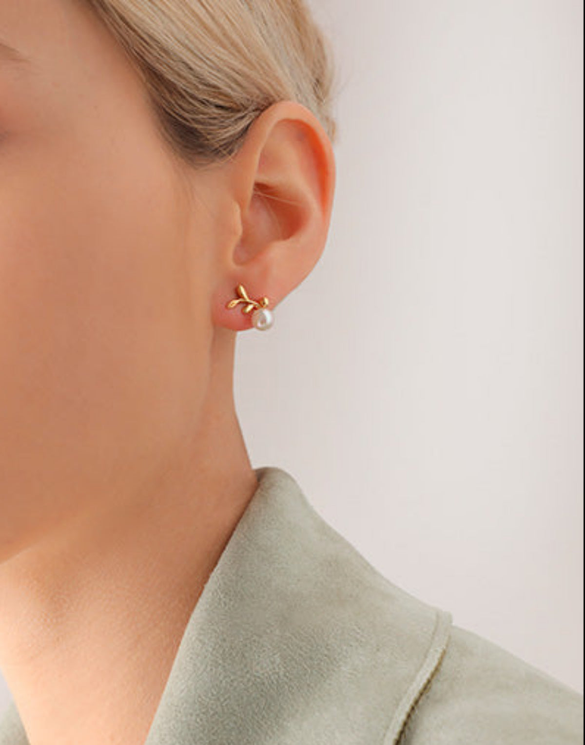 Pendientes Hoja con Perla 6mm Dorados Romea