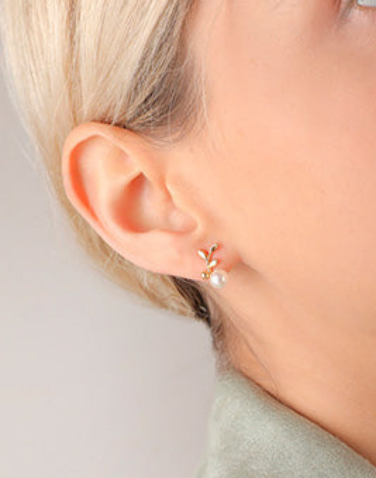 Pendientes Hoja con Perla 6mm Dorados Romea MAJORICA