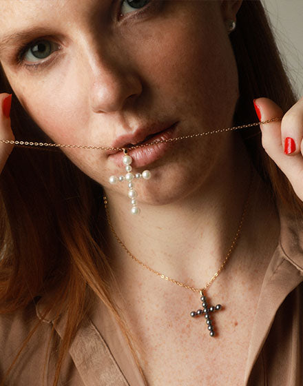 Weißer Kreuzanhänger Cruces