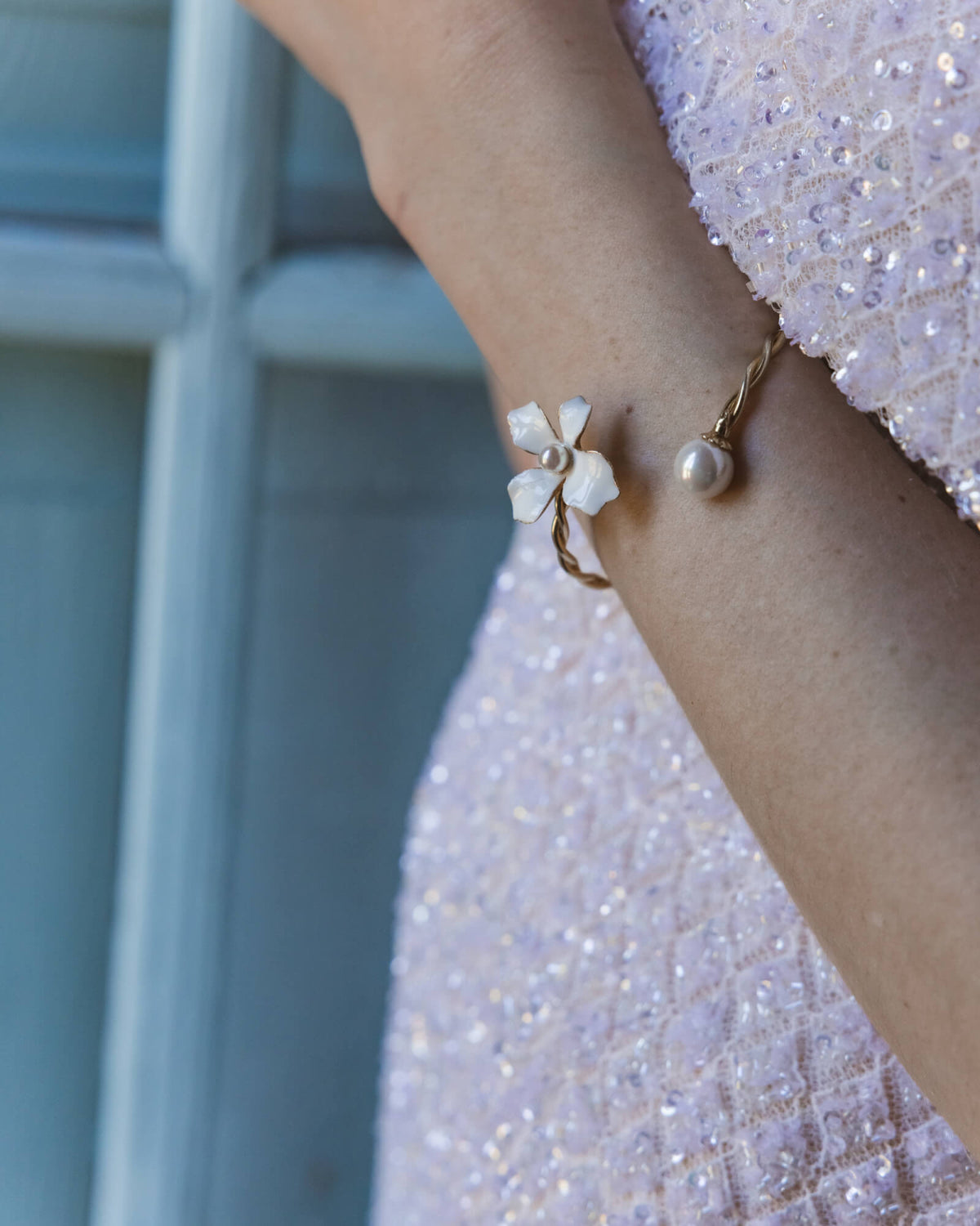 Weißes Armband Flowers