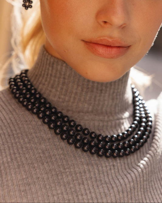 Collar Tres Vueltas Perla 8mm Negra Elizabeth