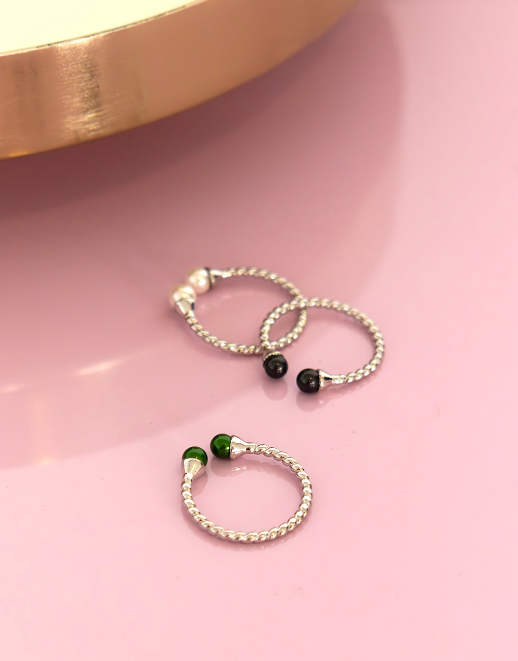 Two Pearl Ring White Twist