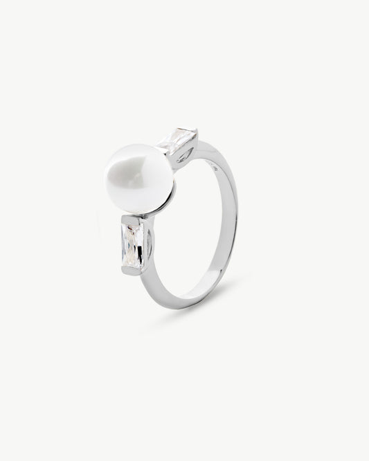 Pearl Ring 8mm and 2 Zirconia Selene