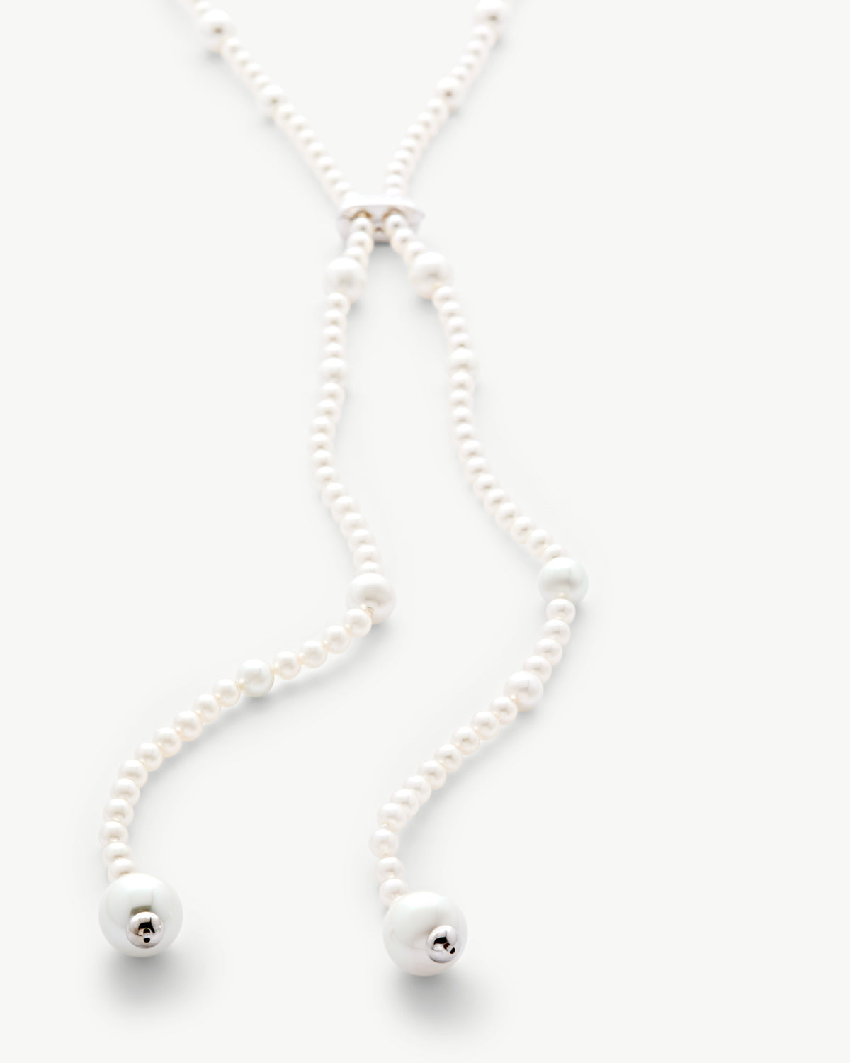 Lange Perlen Halskette 114cm Essence