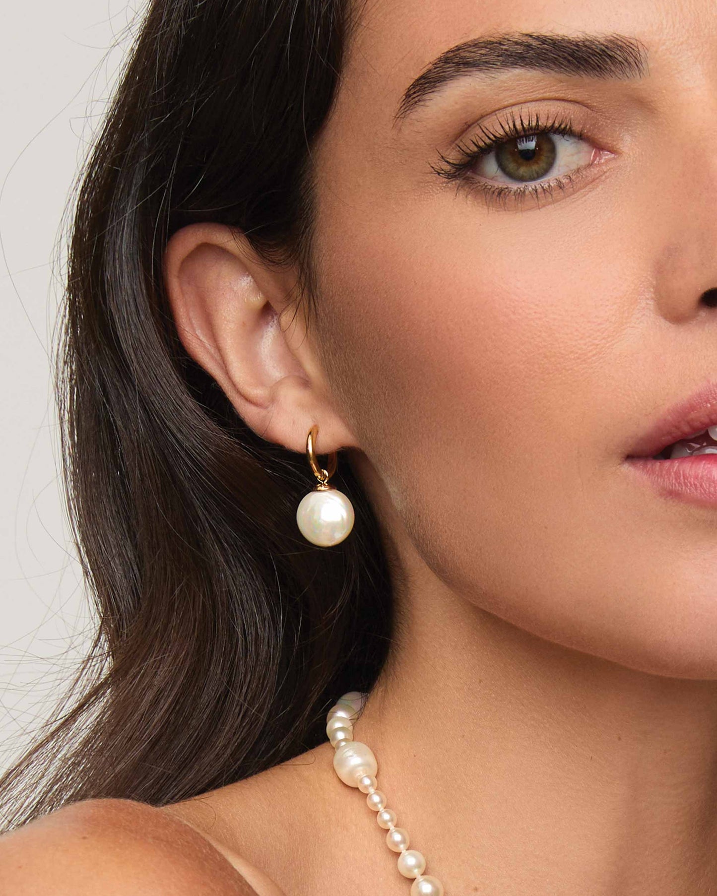 Creolen und Perlenohrringe 12mm Goldene Wild Pearls