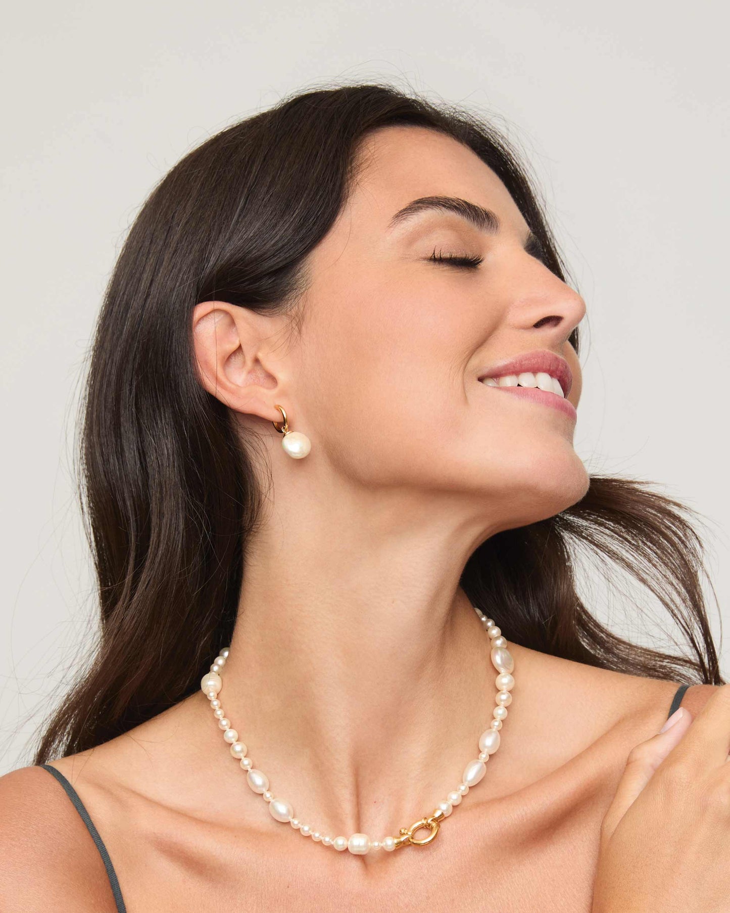 Creolen und Perlenohrringe 12mm Goldene Wild Pearls