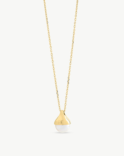 Necklace with Gold Pendant and 10mm Pearl Drop