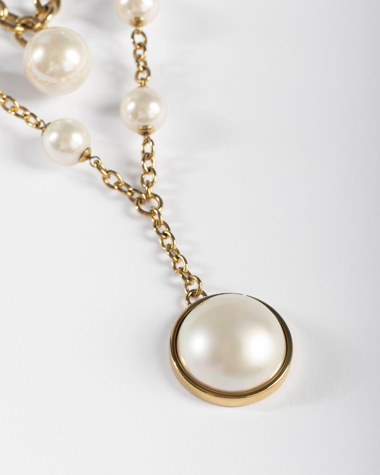  Gold 4 Chain and Pearl Necklace Nivé