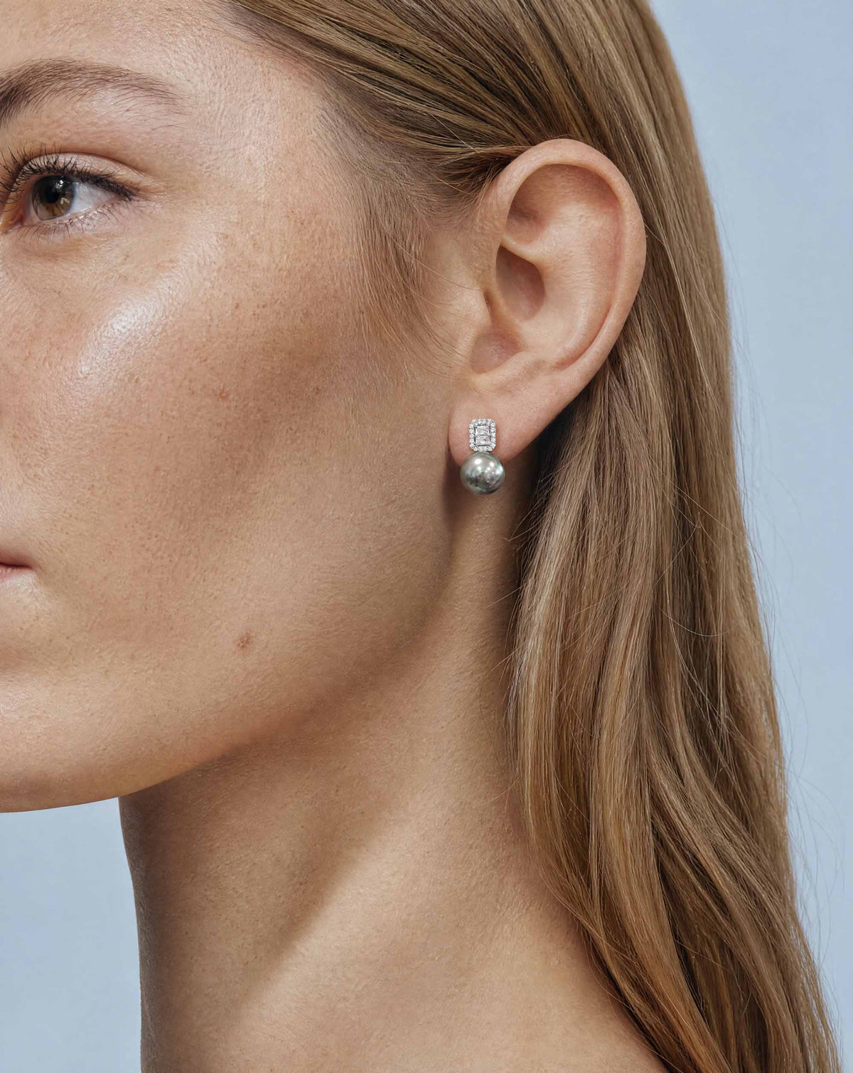 Pendientes de plata con cuadrado de circonitas y perla gris Exquisite