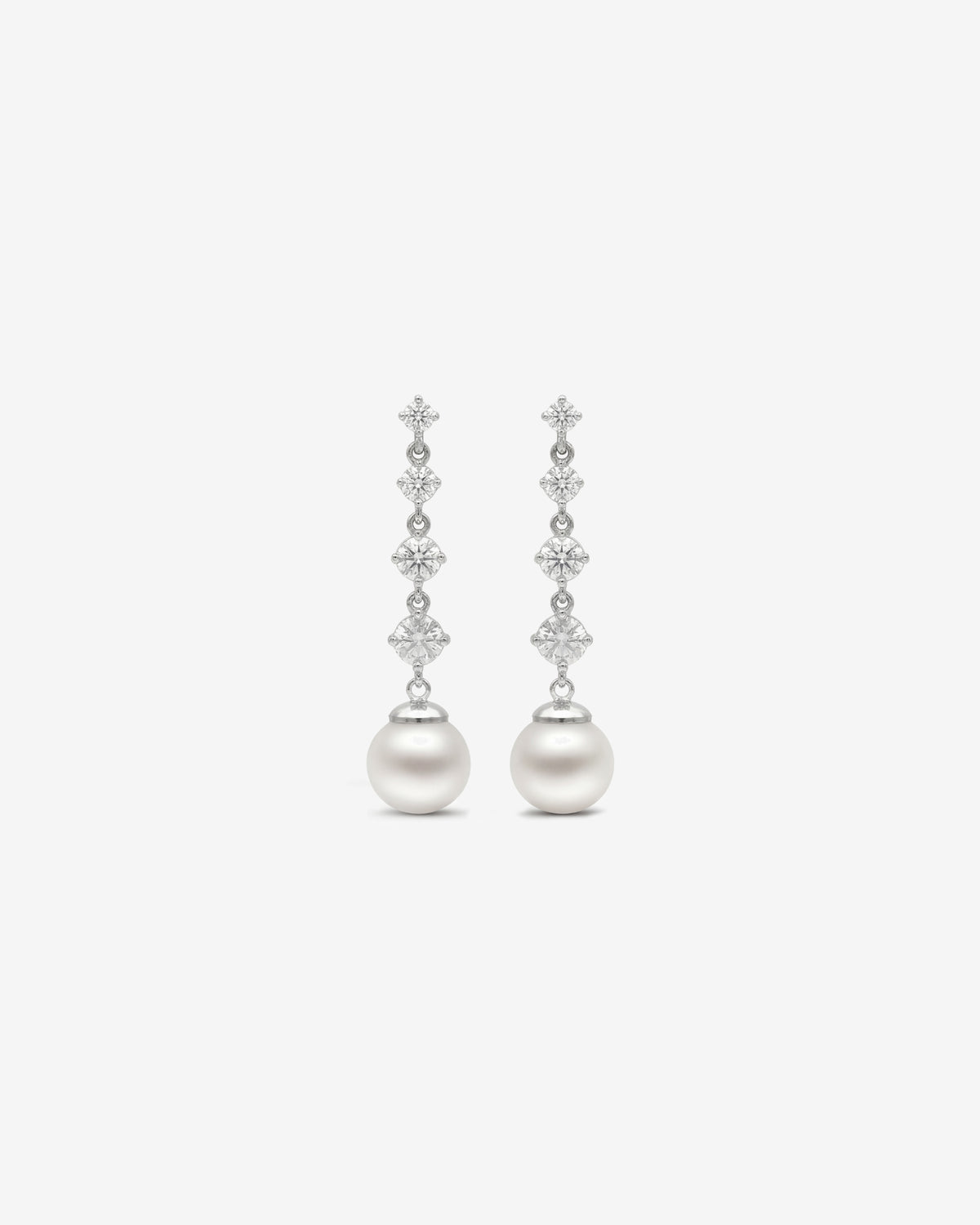 Lange Ohrringe mit Zirkonia und Éclat-Perle