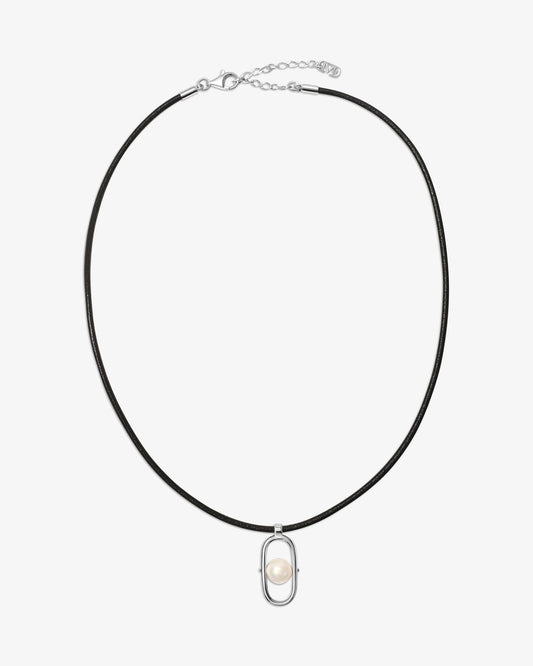 Collar de cuero en plata con colgante de perla Libre