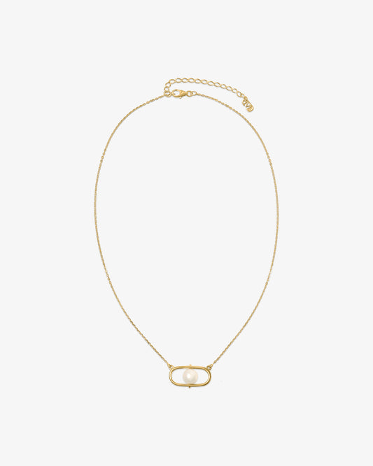 Collar corto en plata bañada en oro 18k con perlas y logo Libre