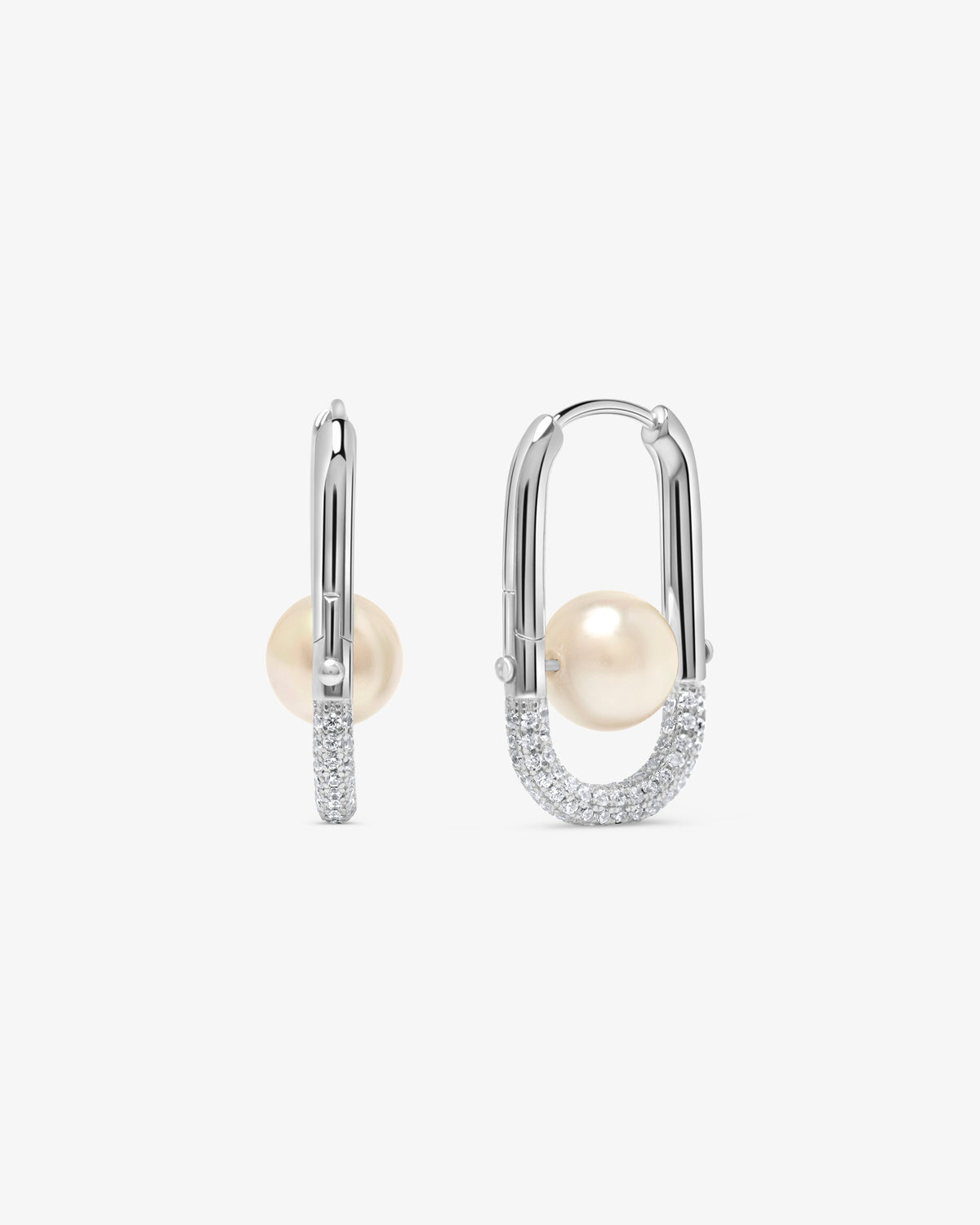Pendientes de aro en plata con perla de 8mm y un detalle de circonitas Libre