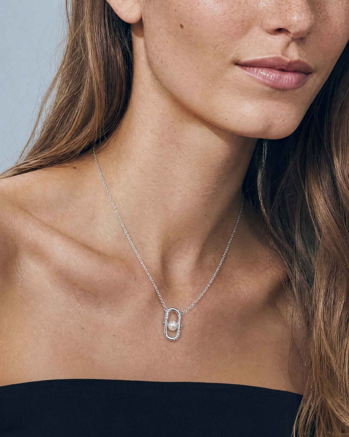 Silberhalskette mit 5-mm-Perle und doppeltem Zirkonia-Detail Libre