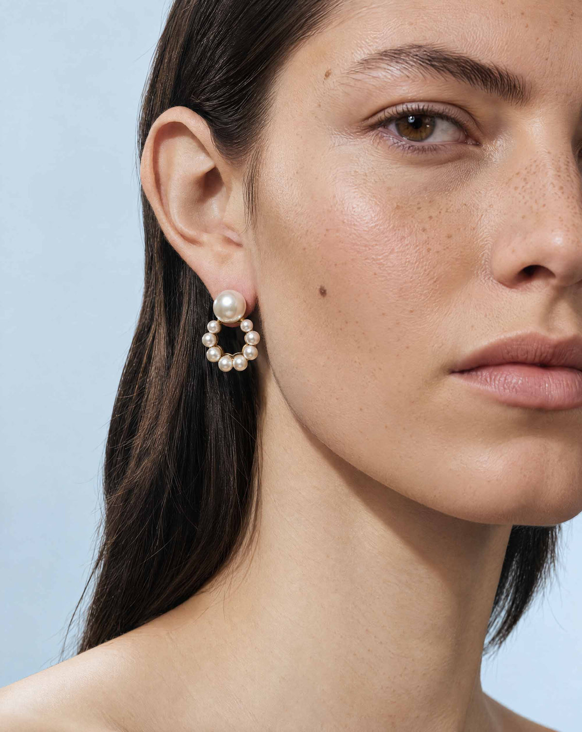 Pendientes de perlas en aro Lune