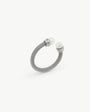 Ring mit zwei weißen Perlen Tender