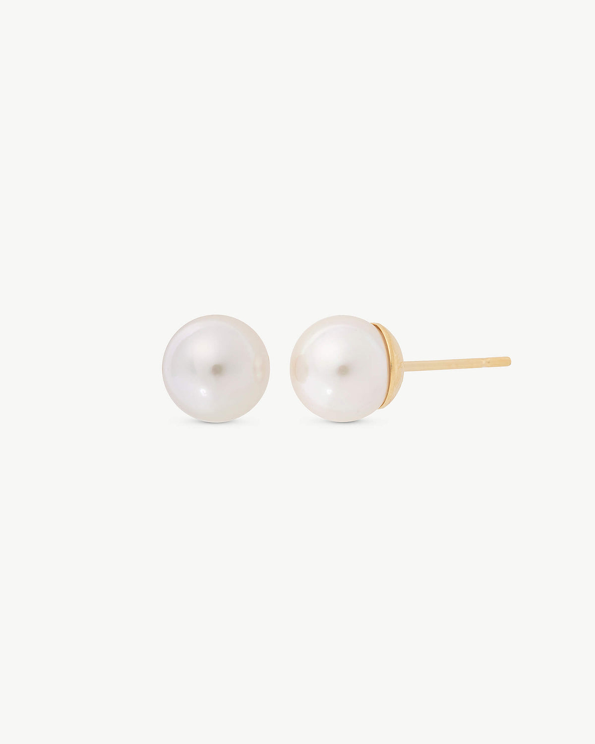 6mm Goldene Perlenohrringe Lyra