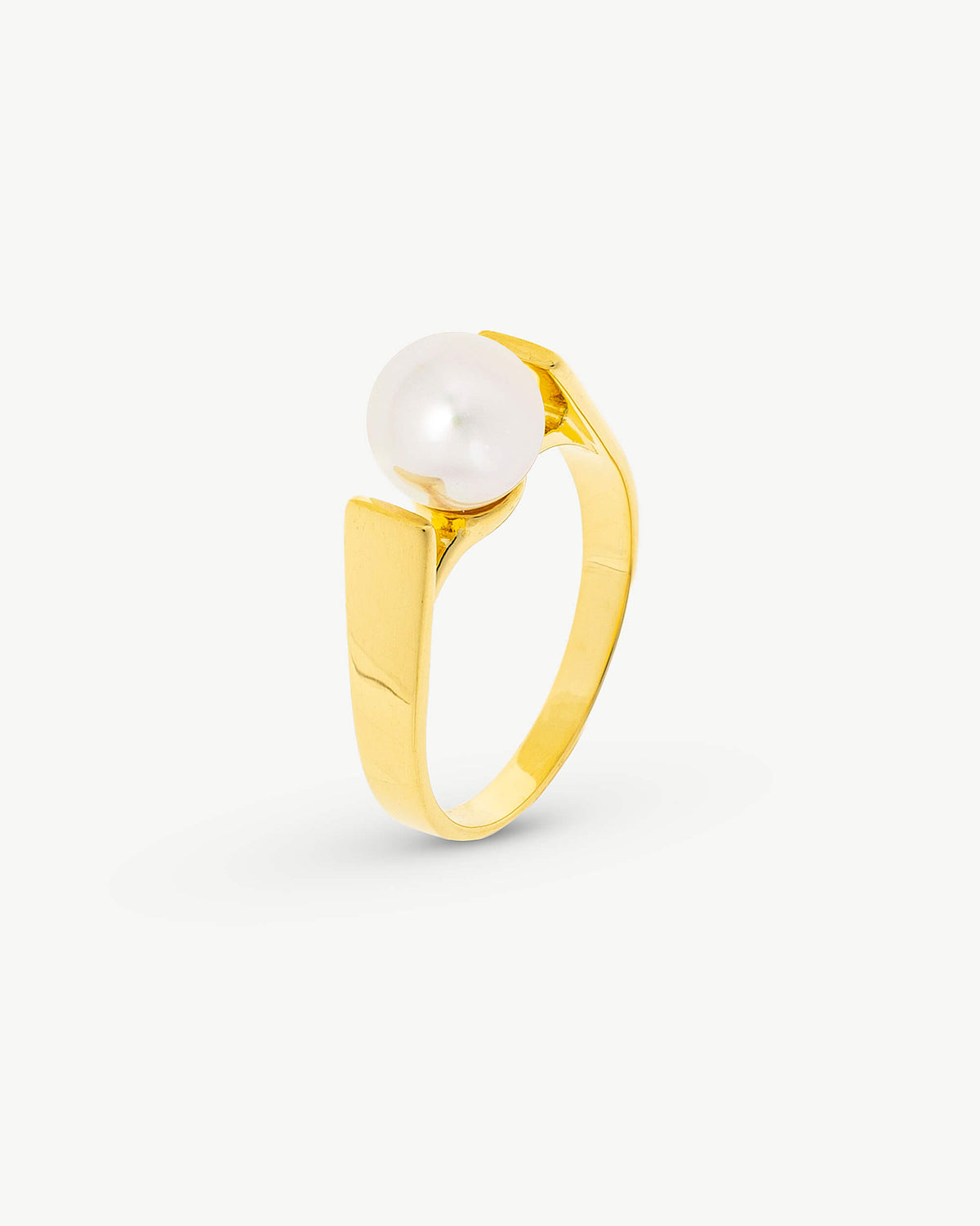 Goldener Ring mit weißen Perlen Nuada