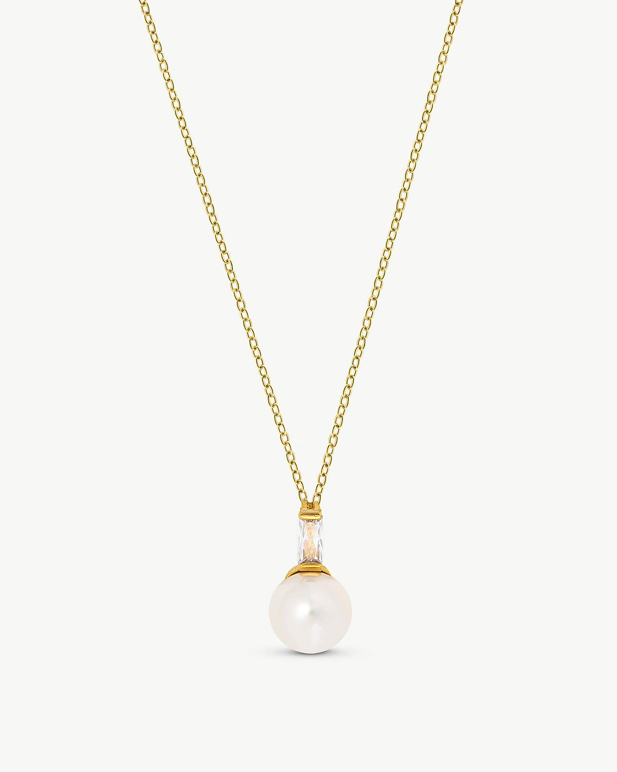 Anhänger mit 8mm Perlenkette und goldenen Zirkonia Selene