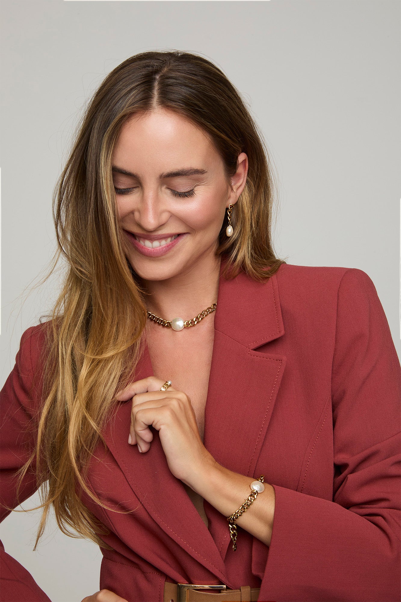 Necklace Gold Chain with Oval Pearl Puffy Pearls