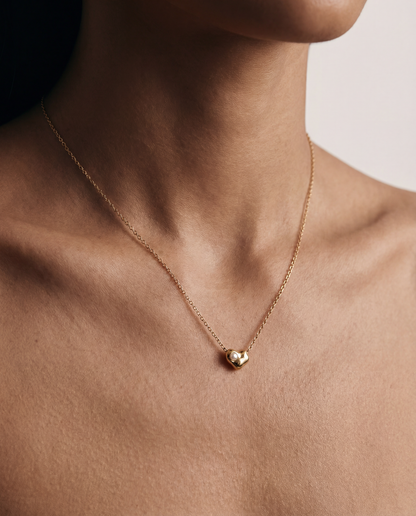 Halskette mit Herz und weißer Perle Tiny Treasure 