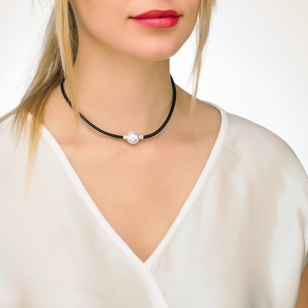 Pearl Necklace Black Leather Tilos