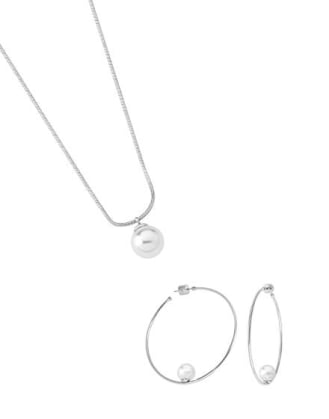 Conjunto de collar y pendientes de perlas Majorica, Majorica pearl necklace and earrings set