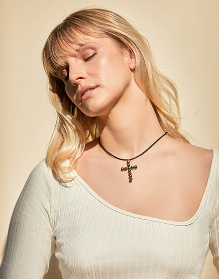 Crosses collection gold pendant with Tahiti pearl