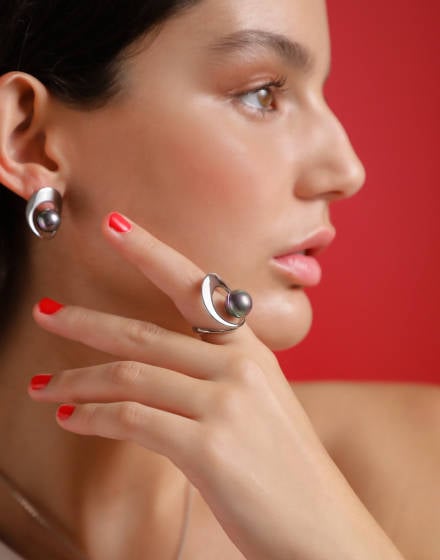 Petra earrings in steel